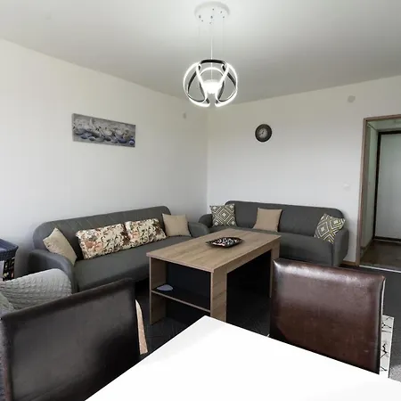 Sun Apartman Airport Apartment